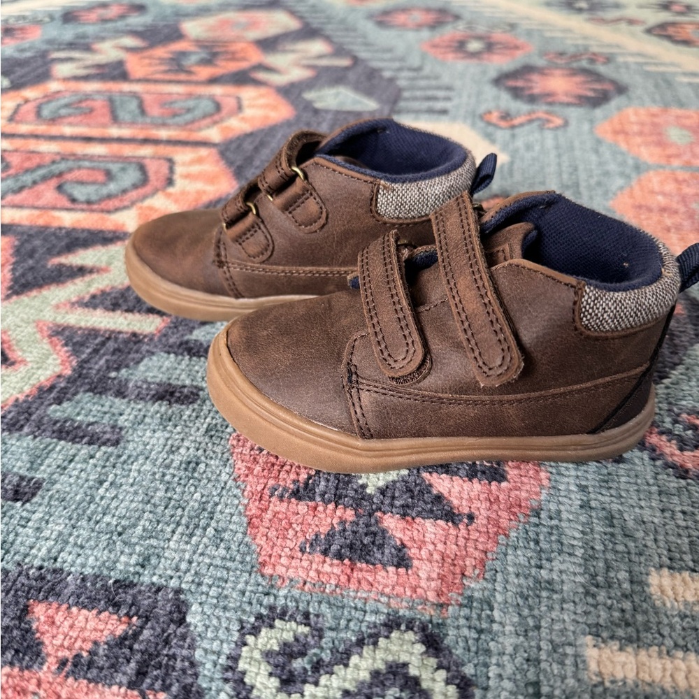 Cat and Jack boots size 7